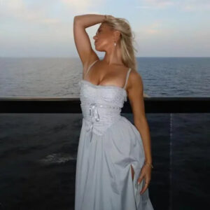 Elegant Sleeveless Maxi Dress with High Split for Parties